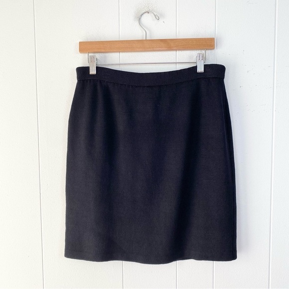 St John Basics Black Santana Knit Skirt Size 8 Pockets Knee Length Pull On - Picture 2 of 10